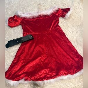 Women’s Santa costume dress (X3)